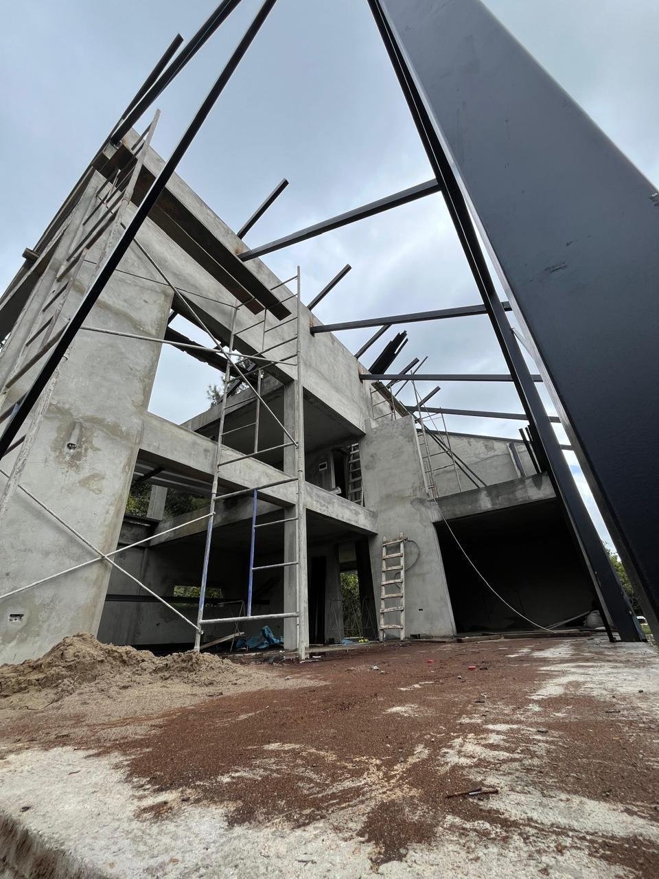 Obra real Crea & Edifica — estructura de concreto